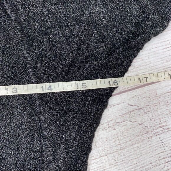 V-neck 3/4 sleeve open knit sweater black sz small - Picture 6 of 8
